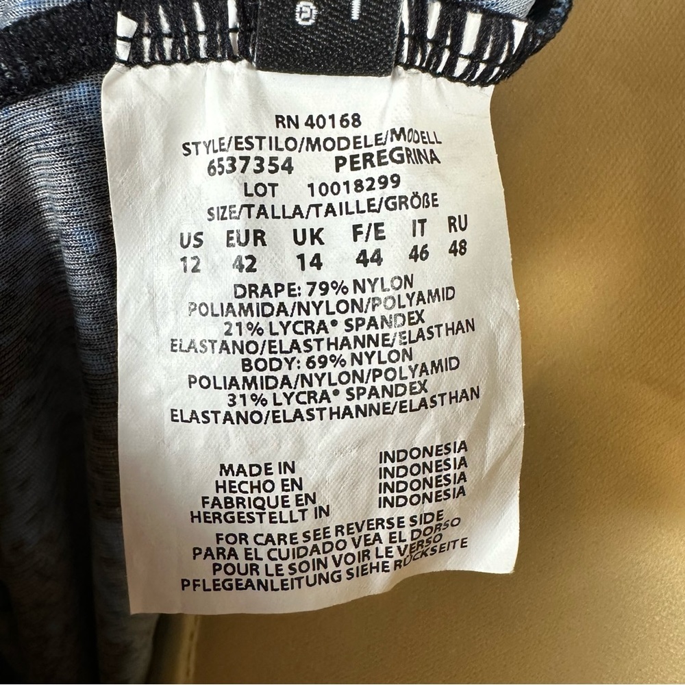 Miraclesuit Peregrina One Piece Shaping Swimsuit Snakeskin Boa Blues 12 NWT - Picture 11 of 12